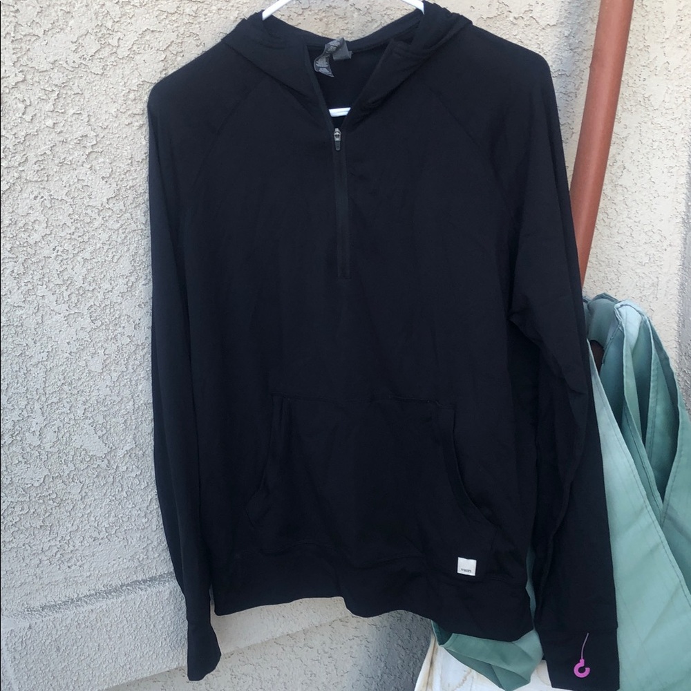 Vuori Men's Black Half-Zip Hooded Pullover size S great used conditions